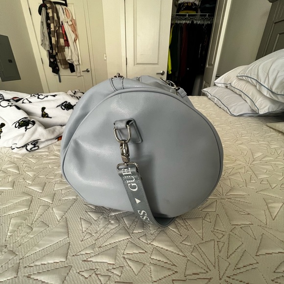 Guess Travel Bag - Picture 2 of 4